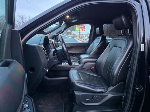 Used 2018 Ford Expedition Limited AWD/4WD image 9