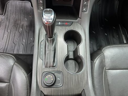 Used 2017 GMC Acadia SLT AWD/4WD image 28