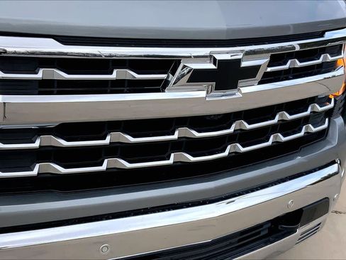 Used 2024 Chevrolet Silverado 1500 LTZ w/ LTZ Convenience Package II image 28
