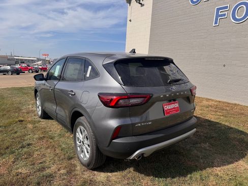 New 2026 Ford Escape Active image 8