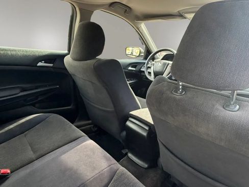 Used 2010 Honda Accord LX-P image 17