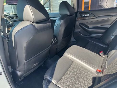 Used 2017 Nissan Maxima Platinum FWD image 6