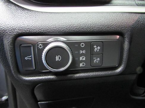 Used 2021 Ford Explorer XLT w/ Equipment Group 202A AWD/4WD image 24
