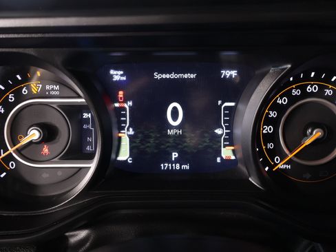 Used 2025 Jeep Gladiator Overland AWD/4WD image 4