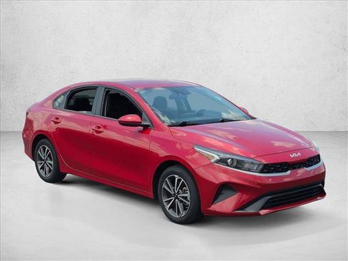 Used 2023 Kia Forte LXS FWD image 3