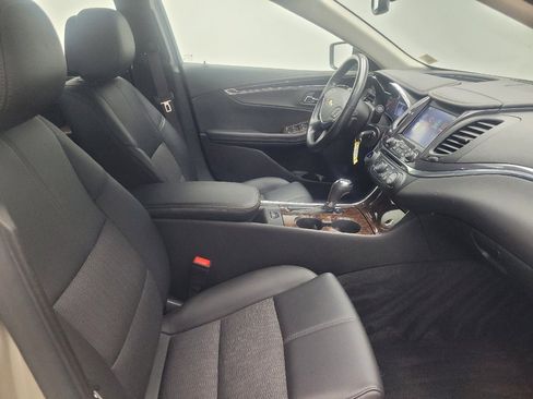 Used 2014 Chevrolet Impala LT w/ Convenience Package FWD image 21
