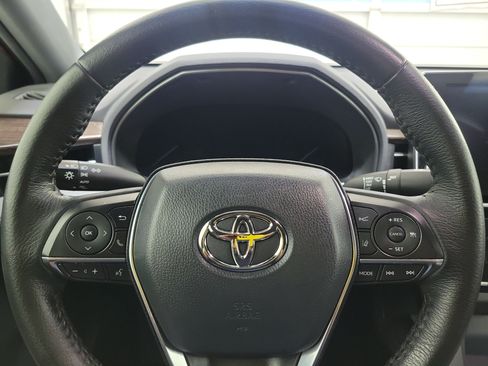 Used 2022 Toyota Avalon XLE w/ Moonroof Package FWD image 21