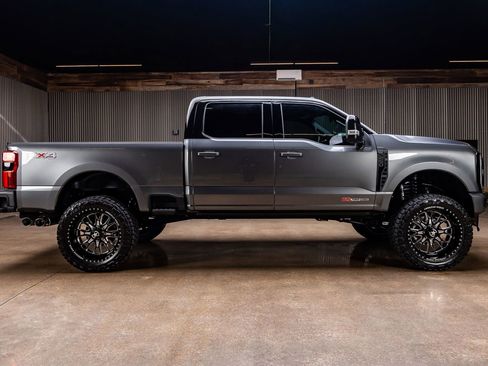 Used 2026 Ford F250 Platinum AWD/4WD image 11