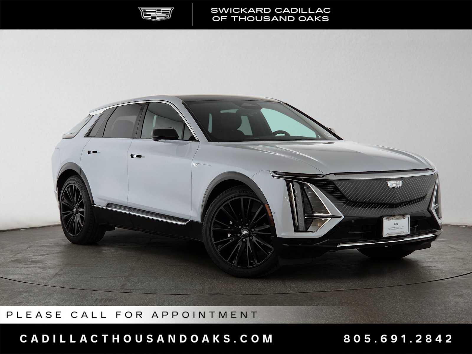 Used 2026 Cadillac Lyriq Luxury w/ LPO, Bronce Accent Package RWD image 1