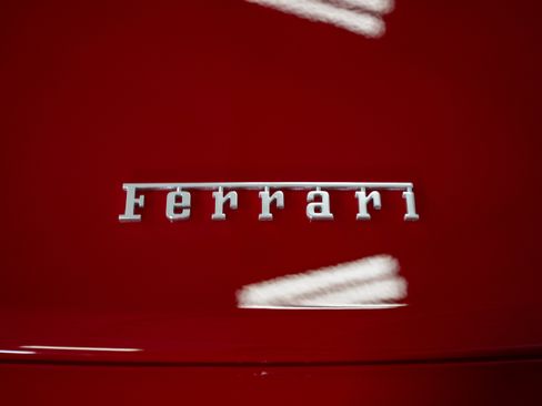 Used 2016 Ferrari California T RWD image 21