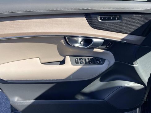 New 2026 Volvo XC90 B6 Plus w/ Protection Package Premier image 23