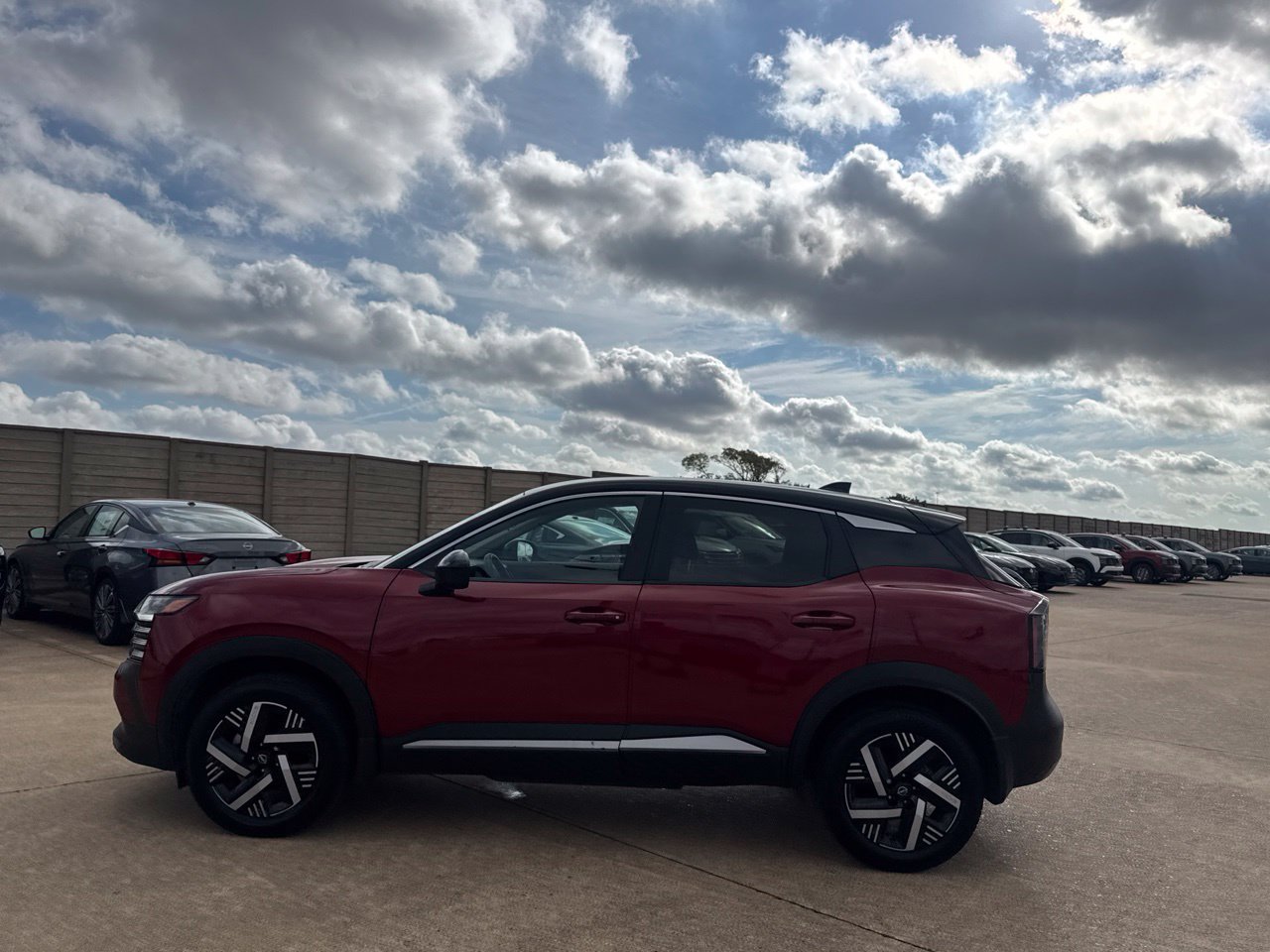 Used 2025 Nissan Kicks SV FWD image 12