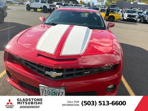 Used 2011 Chevrolet Camaro SS RWD image 2