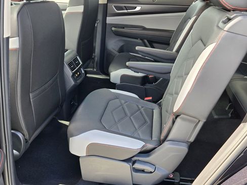 New 2026 Volkswagen Atlas Peak Edition AWD/4WD image 7