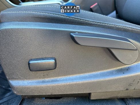 Used 2022 Chevrolet Colorado LT w/ Safety Package image 18