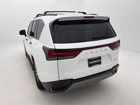 Used 2024 Lexus LX 600 4WD w/ Luxury Package image 11