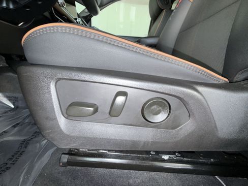 Used 2024 GMC Canyon AT4 w/ Technology Package AWD/4WD image 14