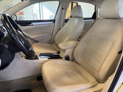 Used 2012 Volkswagen Passat TDI SE image 17