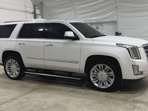 Used 2018 Cadillac Escalade Platinum RWD image 6