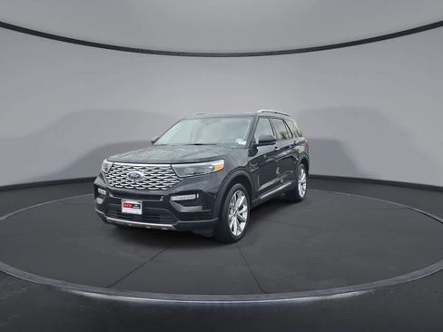 Certified 2022 Ford Explorer Platinum w/ Technology Package image 3