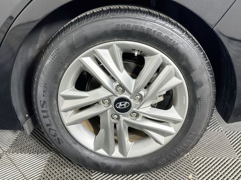 Used 2020 Hyundai Elantra SEL w/ Convenience Package (C2) FWD image 29