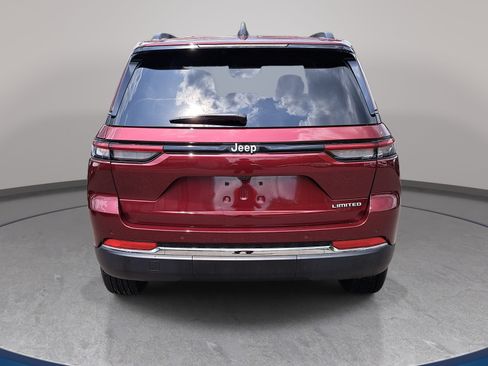 Used 2025 Jeep Grand Cherokee Limited RWD image 7