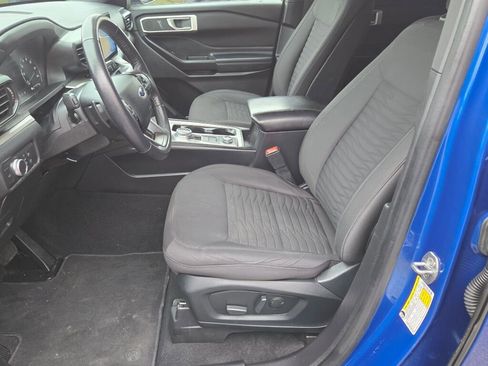 Used 2020 Ford Explorer XLT image 19