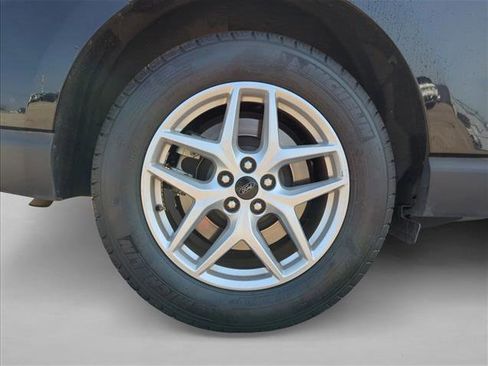 Used 2024 Ford Edge SEL image 22