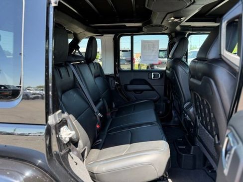 Used 2023 Jeep Wrangler Unlimited Rubicon 4xe w/ Cold Weather Group AWD/4WD image 18