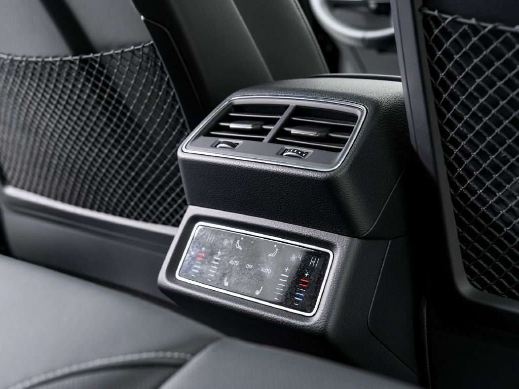 Used 2024 Audi Q8 e-tron Prestige w/ Prestige Package AWD/4WD image 23