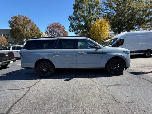 New 2025 Lincoln Navigator L Reserve w/ Jet Appearance Package image 6