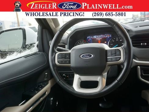 Used 2024 Ford Expedition XLT image 16
