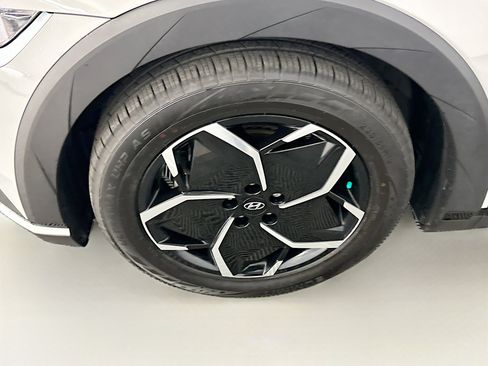 Used 2024 Hyundai Ioniq 5 SE image 11