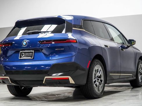 Used 2023 BMW iX xDrive50 image 13