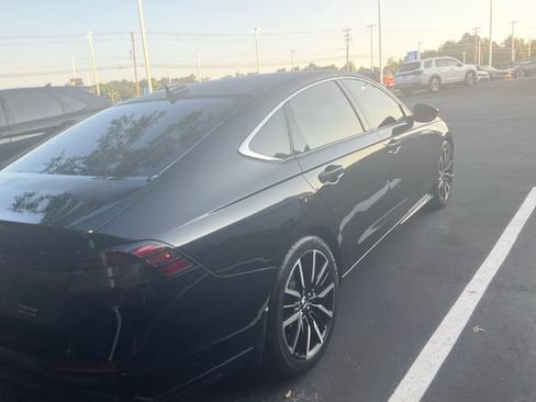 Used 2024 Honda Accord Touring image 7