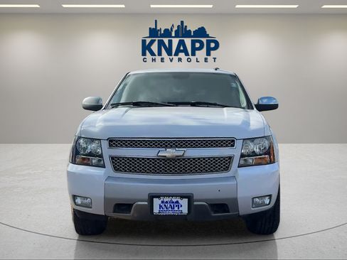 Used 2008 Chevrolet Suburban LT AWD/4WD image 8