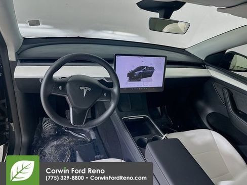 Used 2024 Tesla Model Y Long Range AWD/4WD image 21