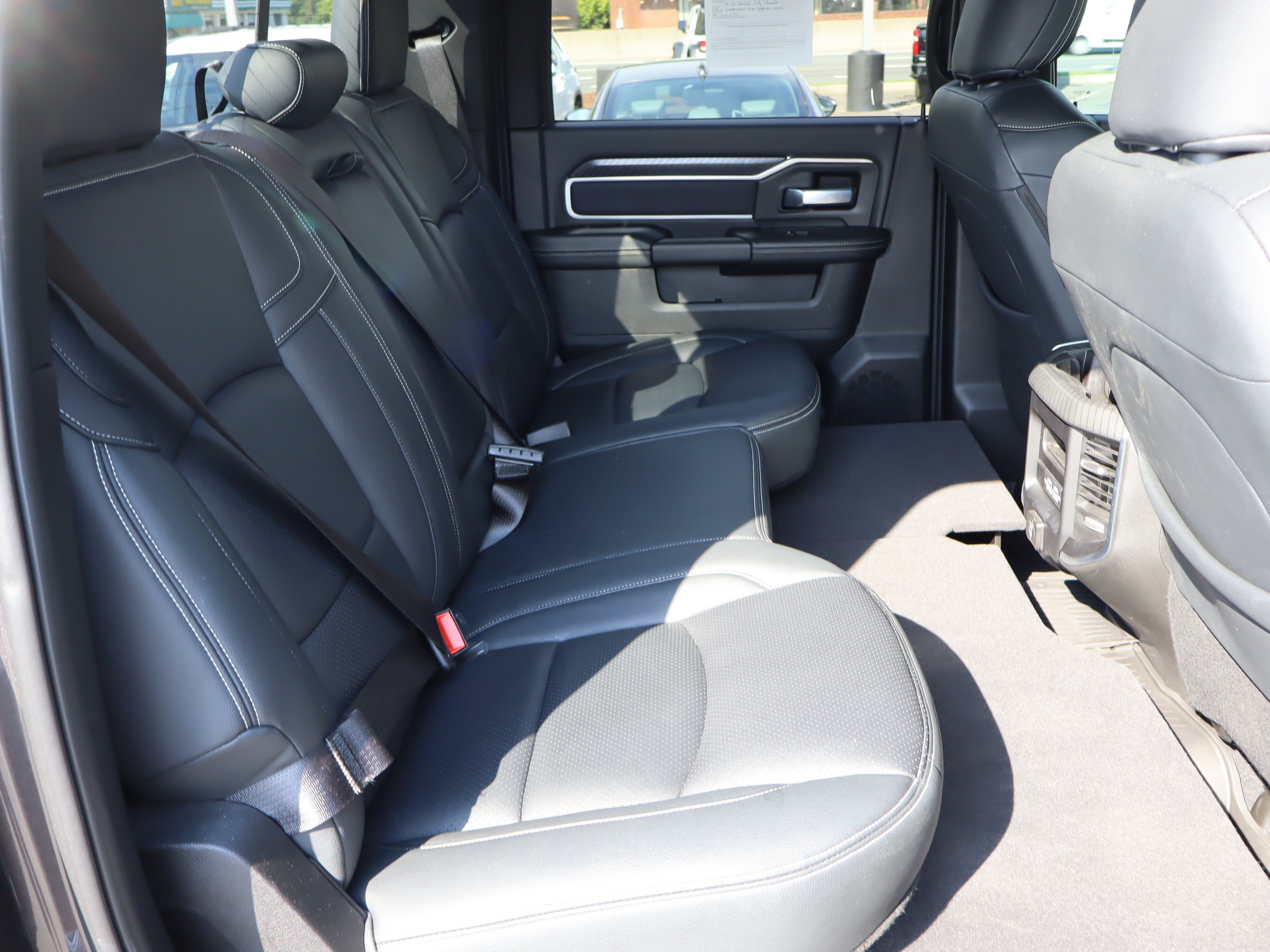 Used 2025 RAM 3500 Big Horn AWD/4WD image 35