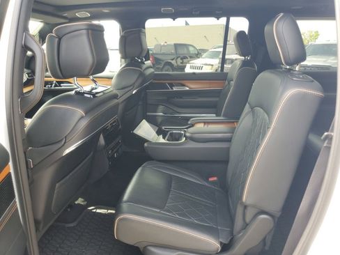 Used 2024 Jeep Grand Wagoneer L Series III AWD/4WD image 29
