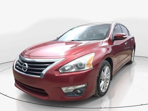 Used 2014 Nissan Altima 2.5 SV w/ Convenience Package FWD image 10