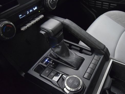 Used 2024 Toyota Tacoma SR5 AWD/4WD image 25