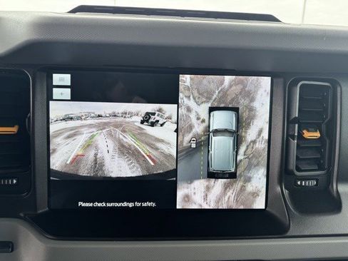 Used 2023 Ford Bronco Badlands image 19