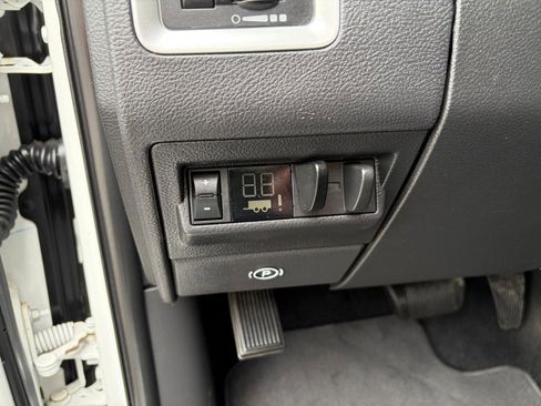 Used 2010 Dodge Ram 2500 Truck SLT w/ Big Horn Regional Pkg AWD/4WD image 12