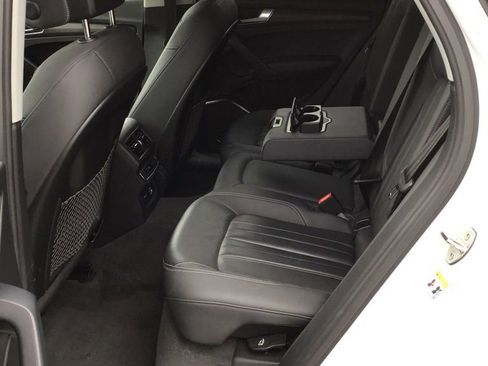 Used 2021 Audi Q5 2.0T Premium w/ Convenience Package image 5
