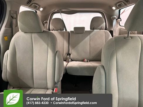 Used 2011 Toyota Sienna Base image 20