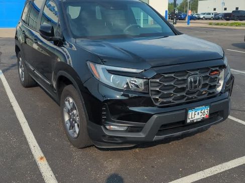 Used 2023 Honda Passport TrailSport image 2