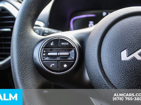 Used 2025 Kia Soul LX w/ LX Technology Package FWD image 24