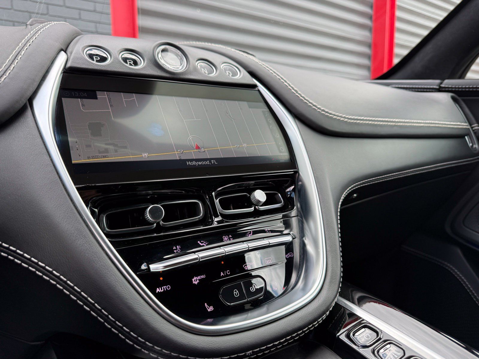 Used 2021 Aston Martin DBX AWD/4WD image 45