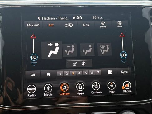 Used 2019 Jeep Grand Cherokee Limited w/ Trailer Tow Group IV AWD/4WD image 18
