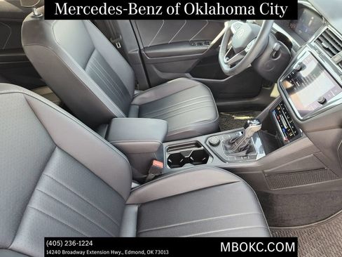 Used 2022 Volkswagen Tiguan SE AWD/4WD image 13